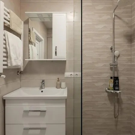 Old Town Apartment *